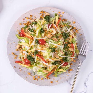 Green Papaya Salad with Peanuts Dressing